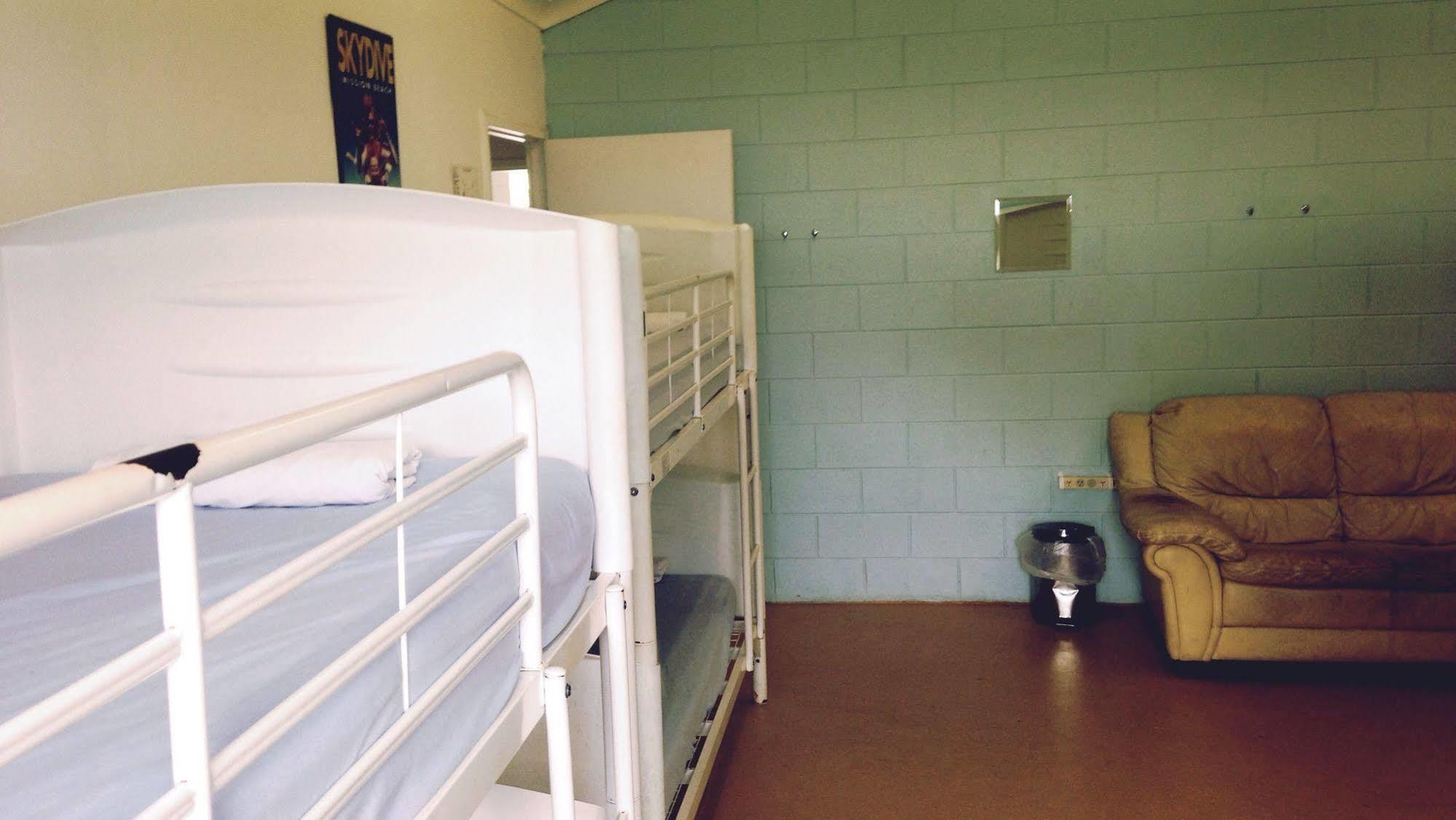 Absolute Backpackers Mission Beach Exterior foto